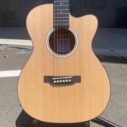 MARTIN 000CJR-10E Junior Guitar