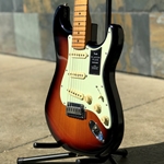 Player Plus Stratocaster®, Maple Fingerboard, 3-Color Sunburst