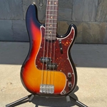 Fender American Vintage II 1960 Precision Bass®, Rosewood Fingerboard, 3-Color Sunburst