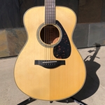 Yamaha LS16MHB Small Body Acoustic Guitar Natural