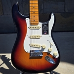 Fender American Ultra Luxe '50s Stratocaster®, Maple Fingerboard, 3-Color Sunburst