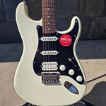 Squier Classic Vibe™ '70s Stratocaster® HT HSS, Laurel Fingerboard, Black Pickguard, Olympic White