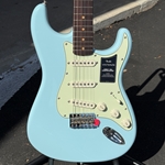 Fender Vintera® III Early '60s Stratocaster®, Rosewood Fingerboard, Sonic Blue