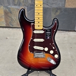 Fender American Professional Stratocaster®, Maple Fingerboard, 3-Color Sunburst