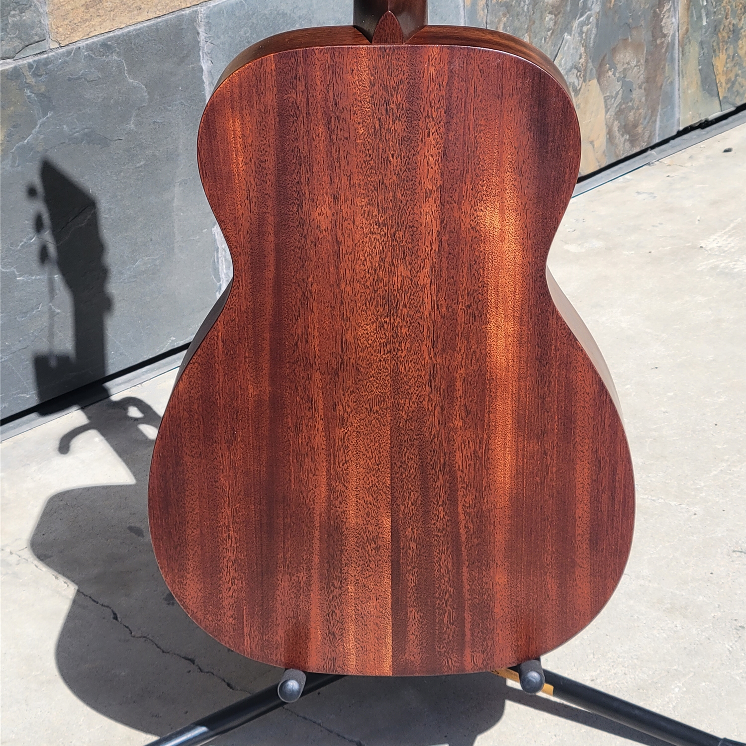 Instrumental Music - Martin 00-15M Dark Mahogany