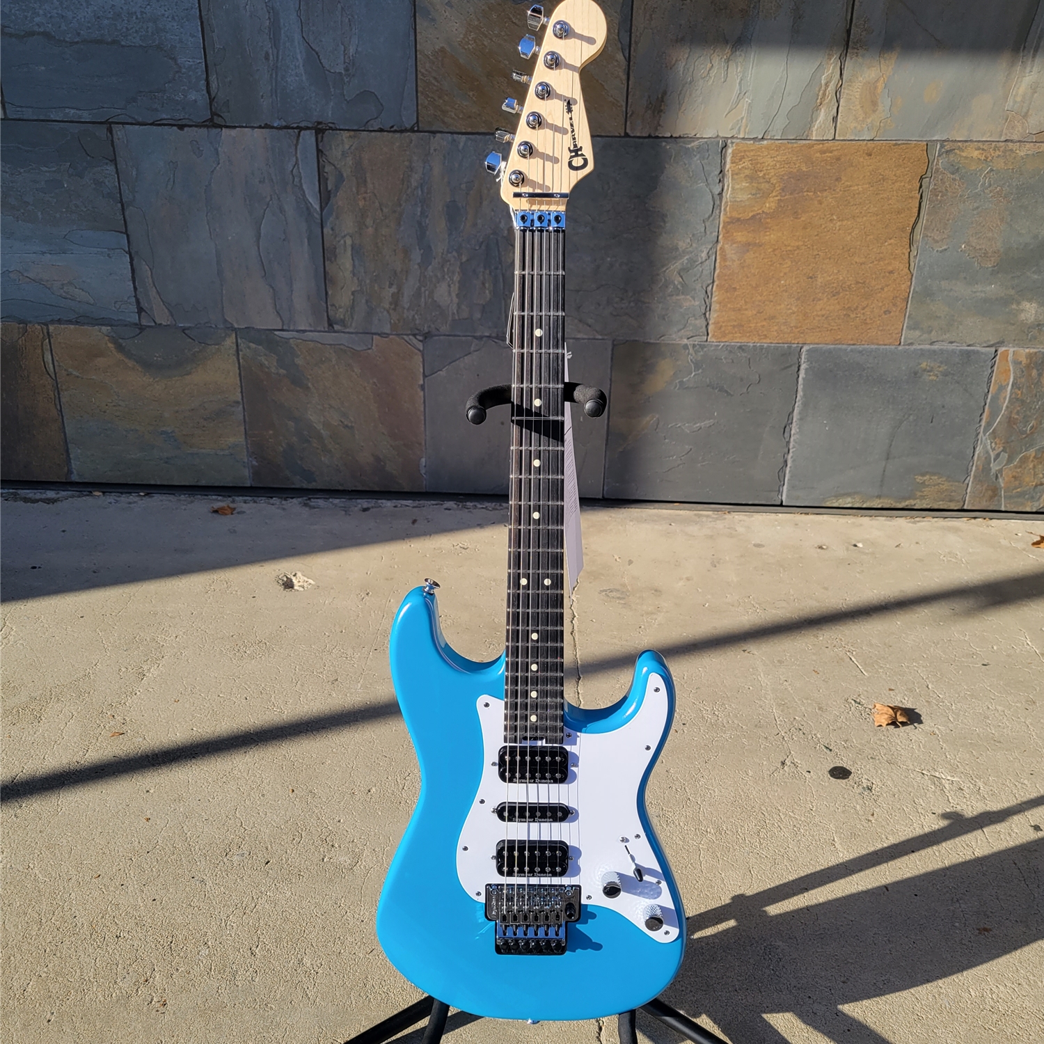 ギター Charvel Pro-Mod So-Cal Robin's Egg Blue Charvel Pro-Mod So-Cal Style 1 HSH FR Electric Guitar
