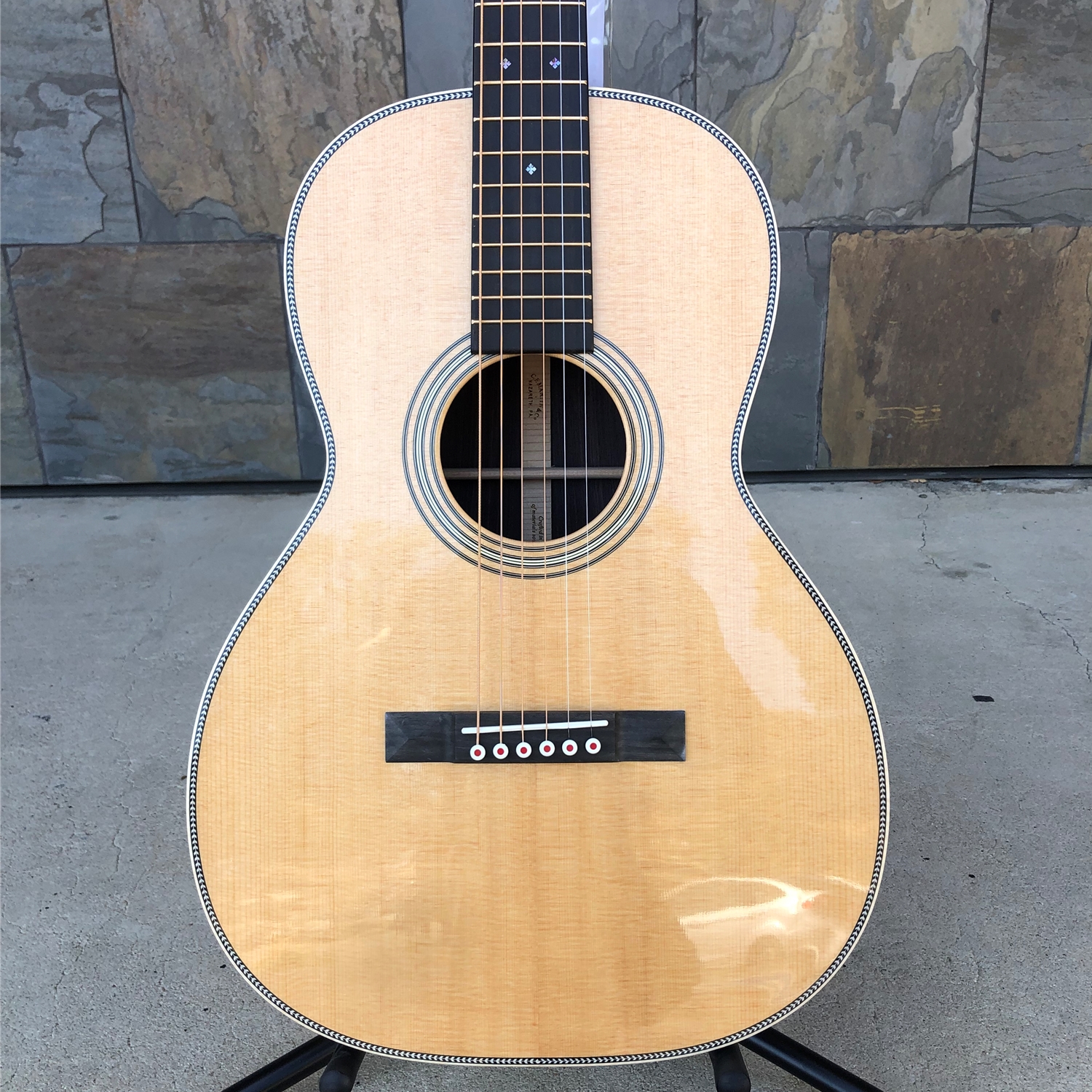 Instrumental Music - Martin 0012-28 Modern Deluxe