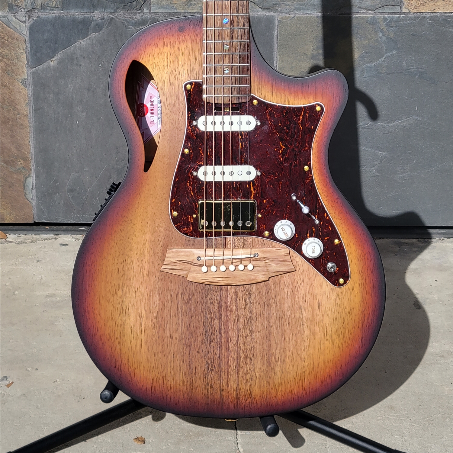 Cole Clarke New TRUE HYBRID Thinline, All Blackwood, cutaway, Cole Clark Balanced Hum Sing Sing, Sunburst