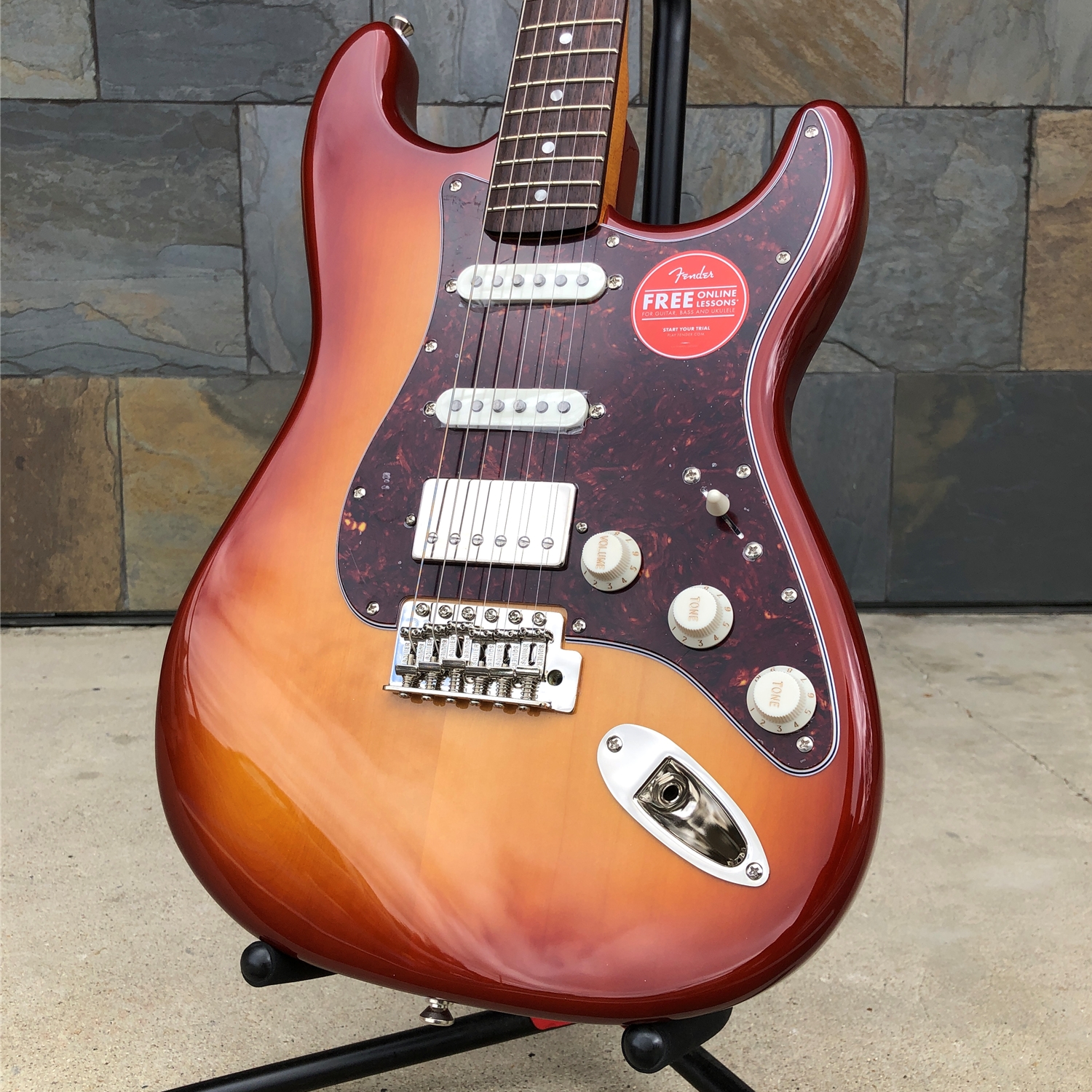 Squier Limited Edition Classic Vibe™ '60s Stratocaster® Sienna Sunburst