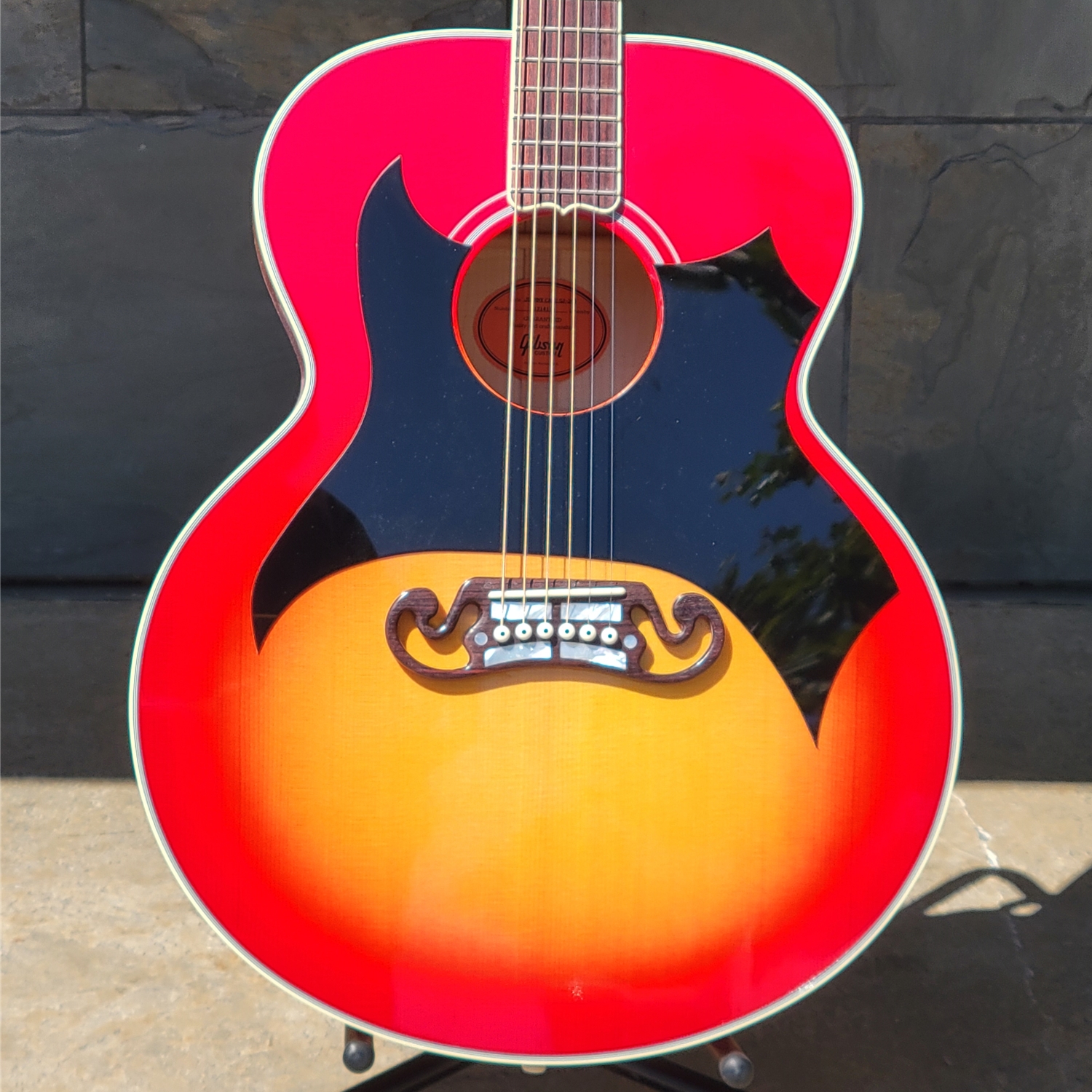 Gibson Johnny Cash SJ-200 Vintage Cherry Sunburst