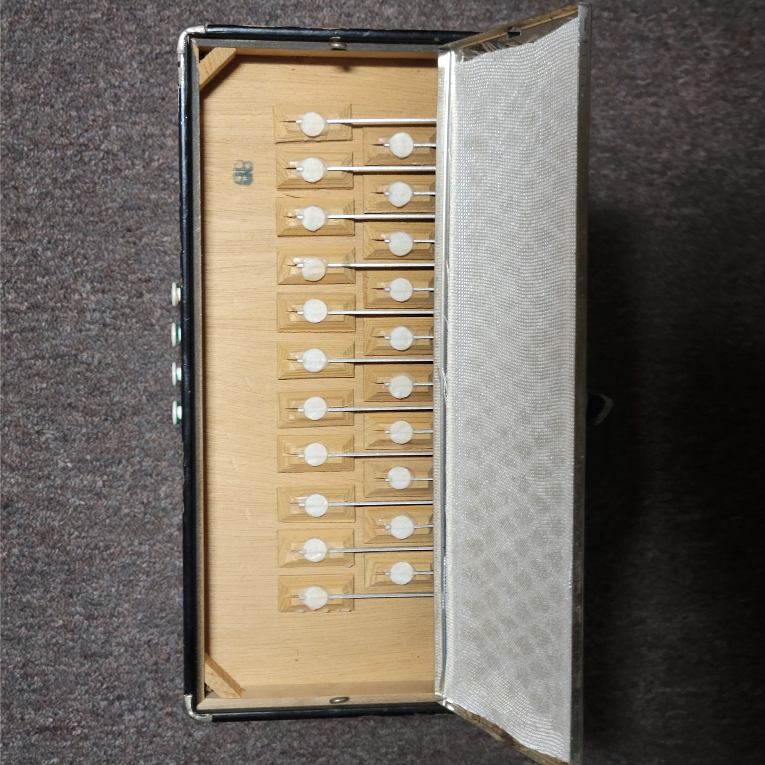 Instrumental Music - Used Hohner Vienna Model 2915 2-Row 8