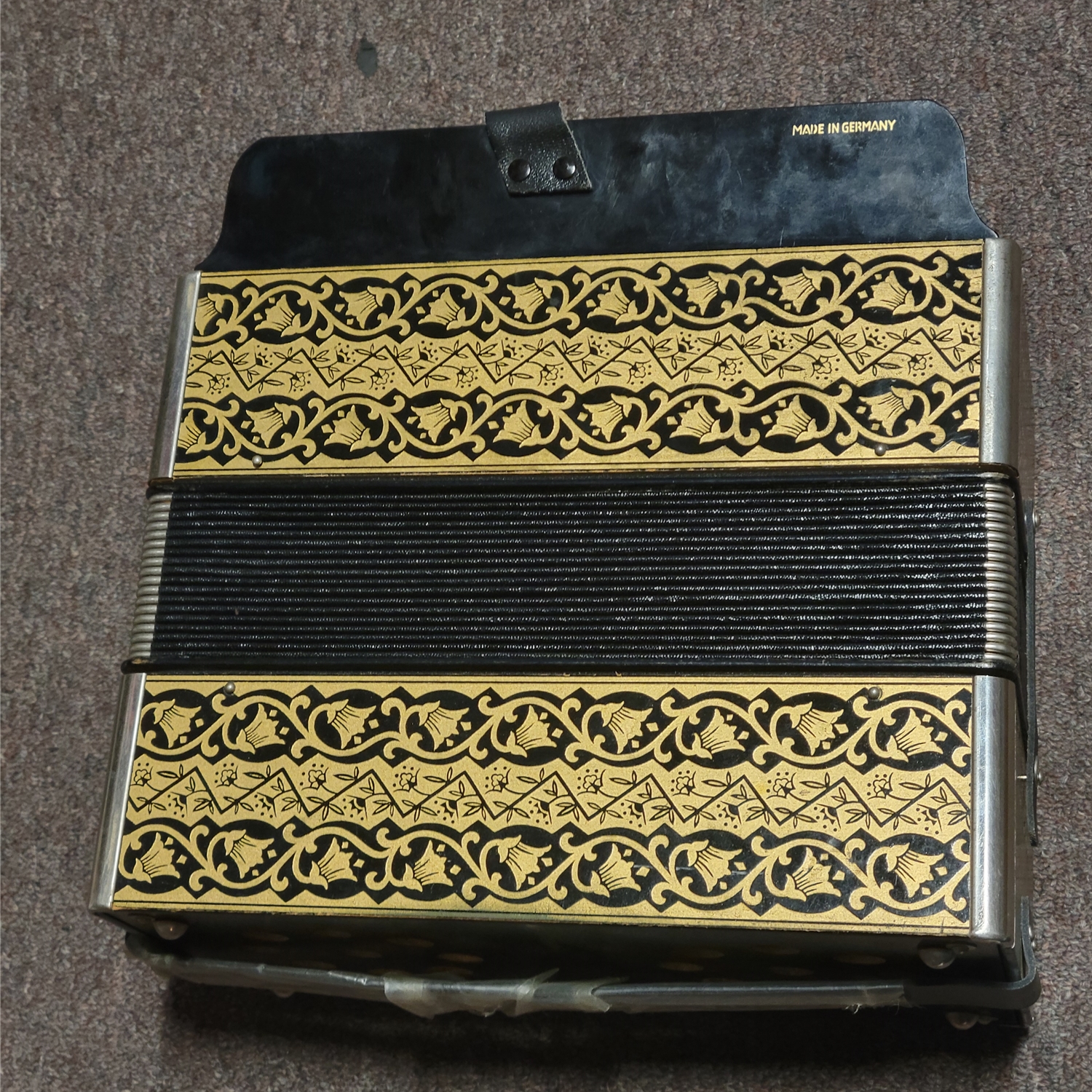 Instrumental Music - Used Hohner Vienna Model 2915 2-Row 8