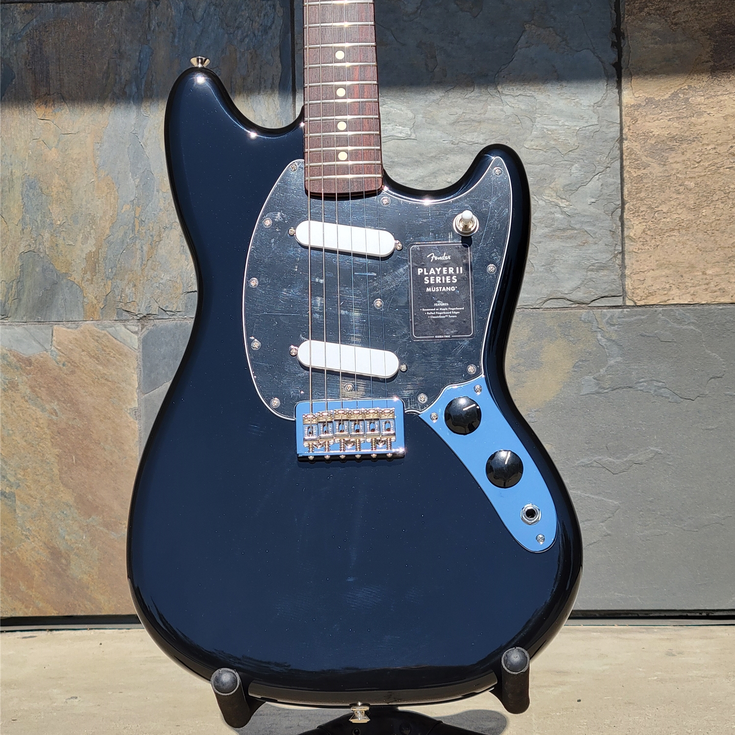 Fender Player II Mustang®, Rosewood Fingerboard, Black