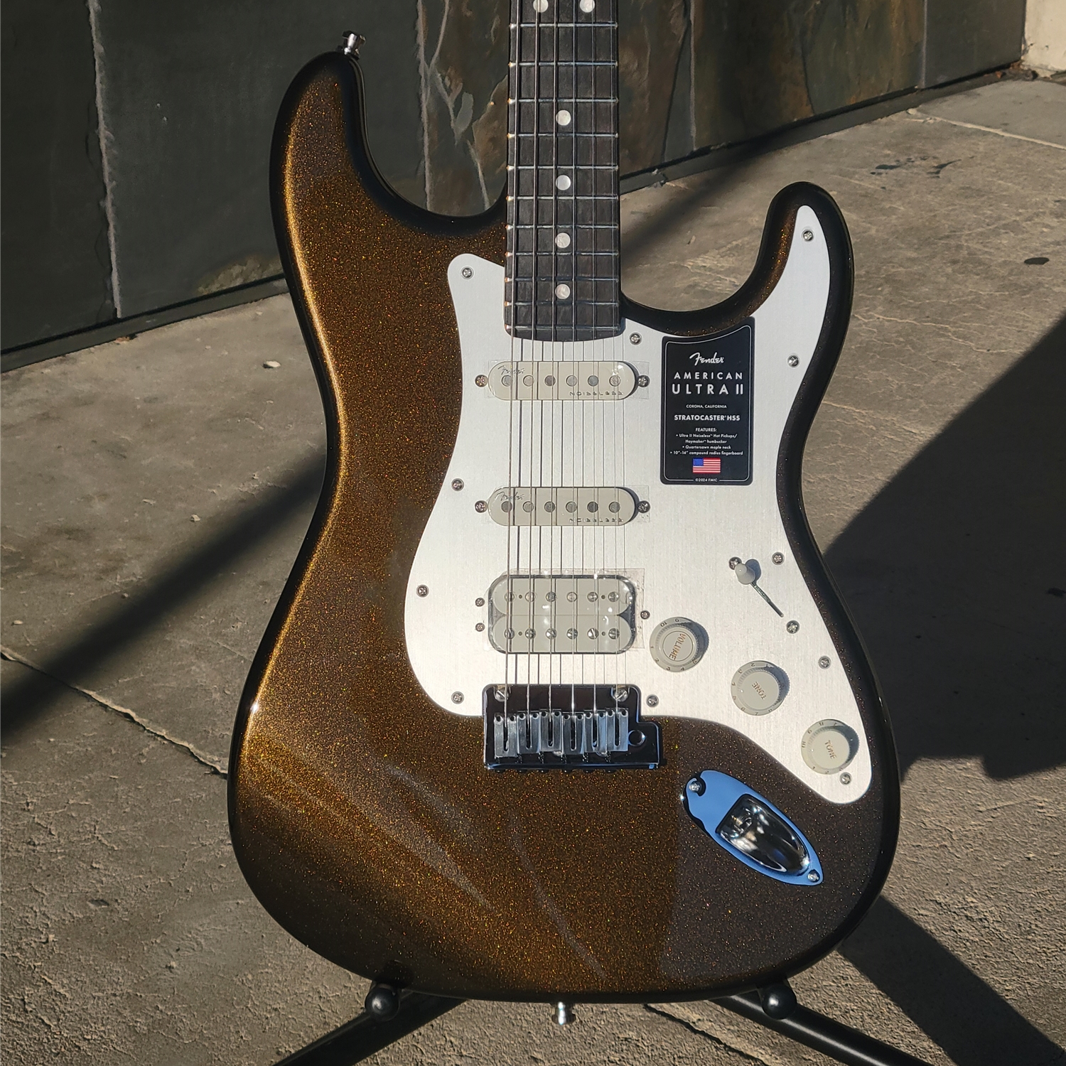 Fender American Ultra II Stratocaster® HSS, Ebony Fingerboard, Texas Tea