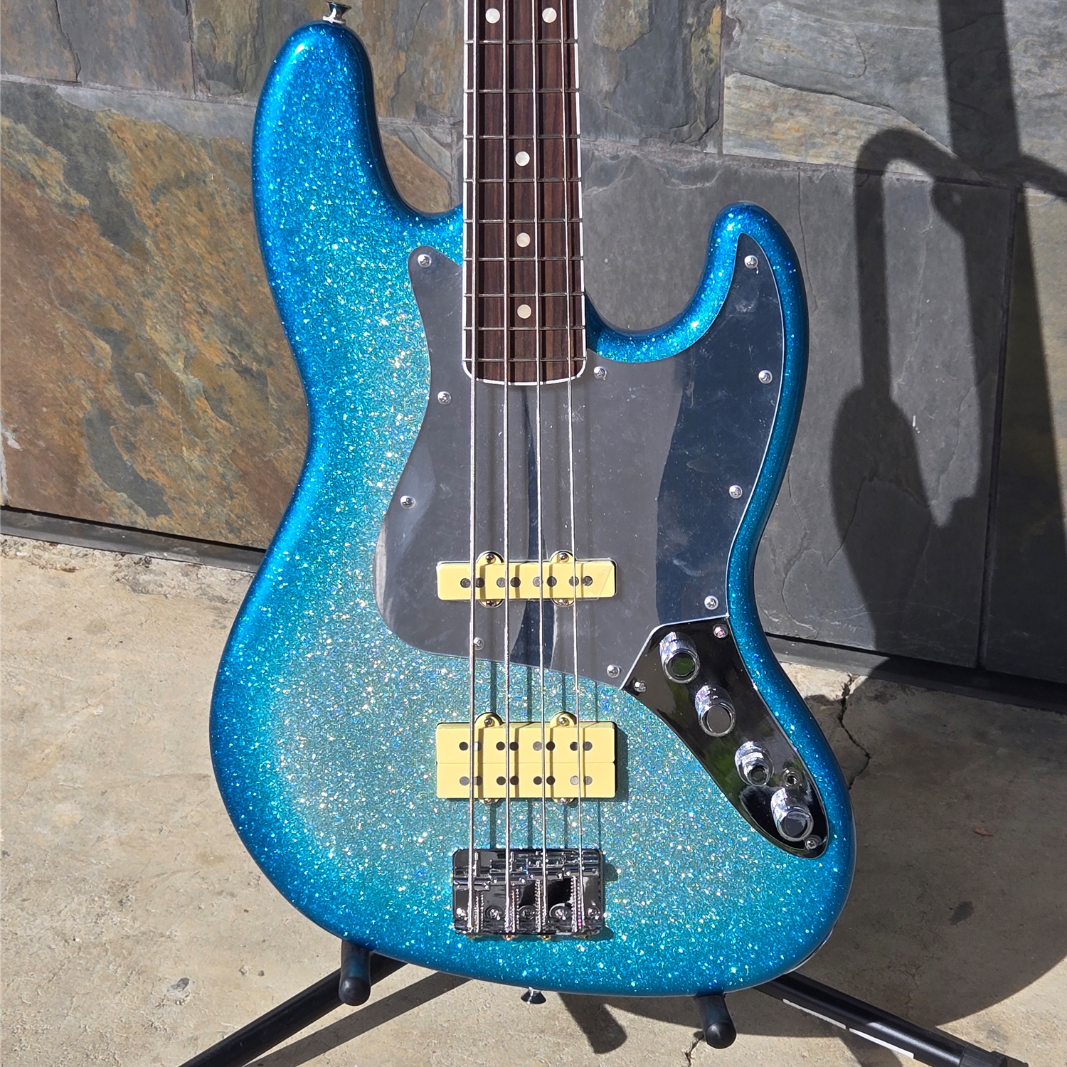 Fender Limited Player Plus x Blu DeTiger Jazz Bass®, Rosewood Fingerboard, Sky Burst Sparkle