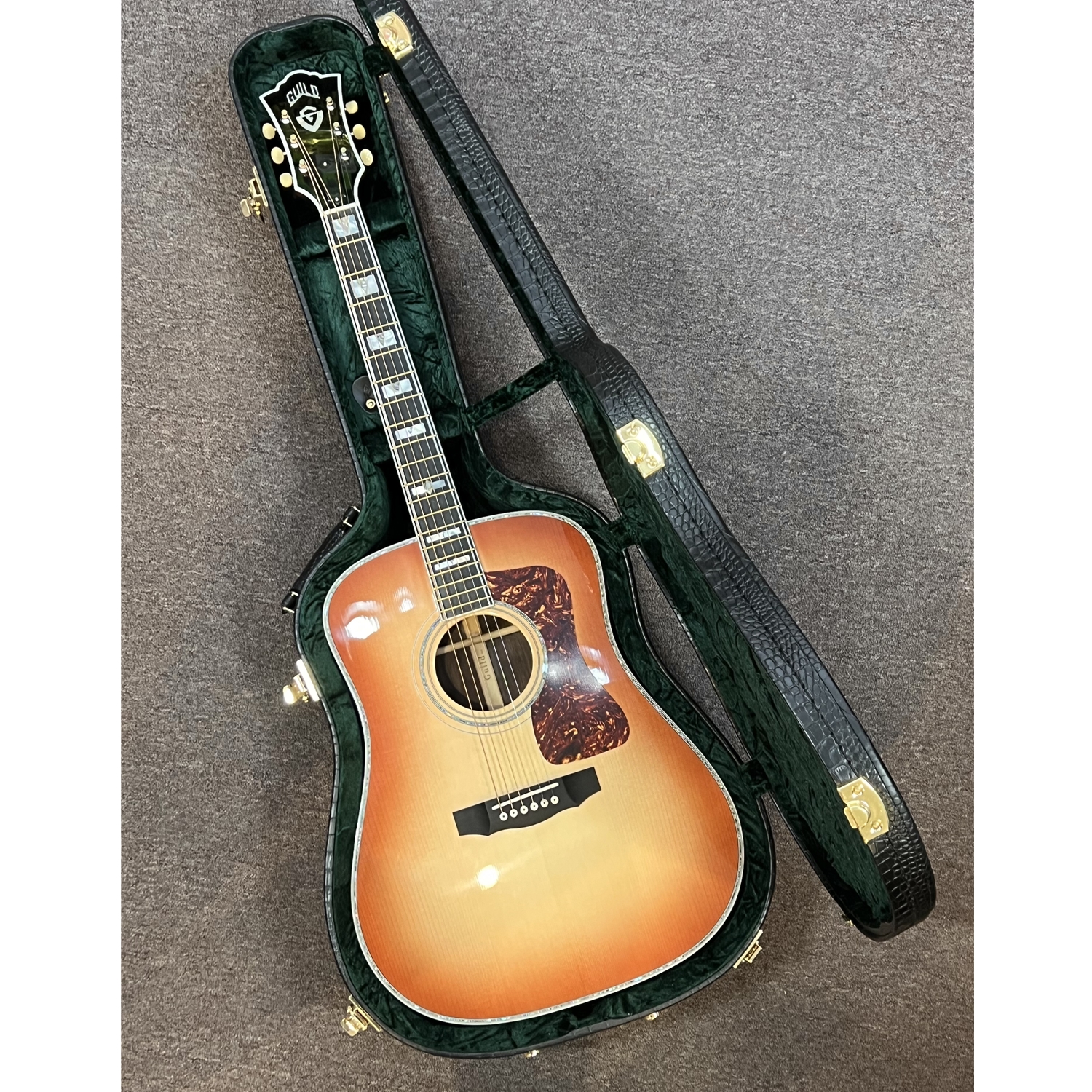 Instrumental Music - Guild D-55 Special Pacific Sunset Burst