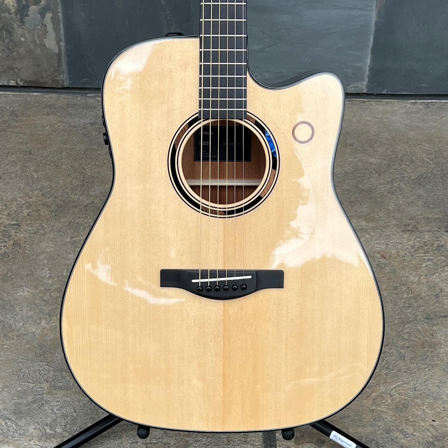 Yamaha TAG3 C TransAcoustic Guitar Natural