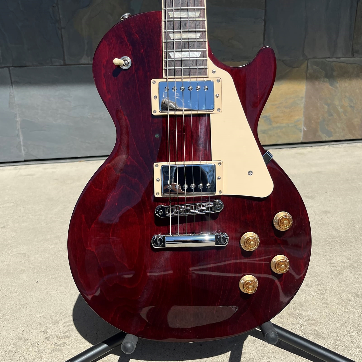 Gibson Les Paul Studio Wine Red Electric with Gigbag