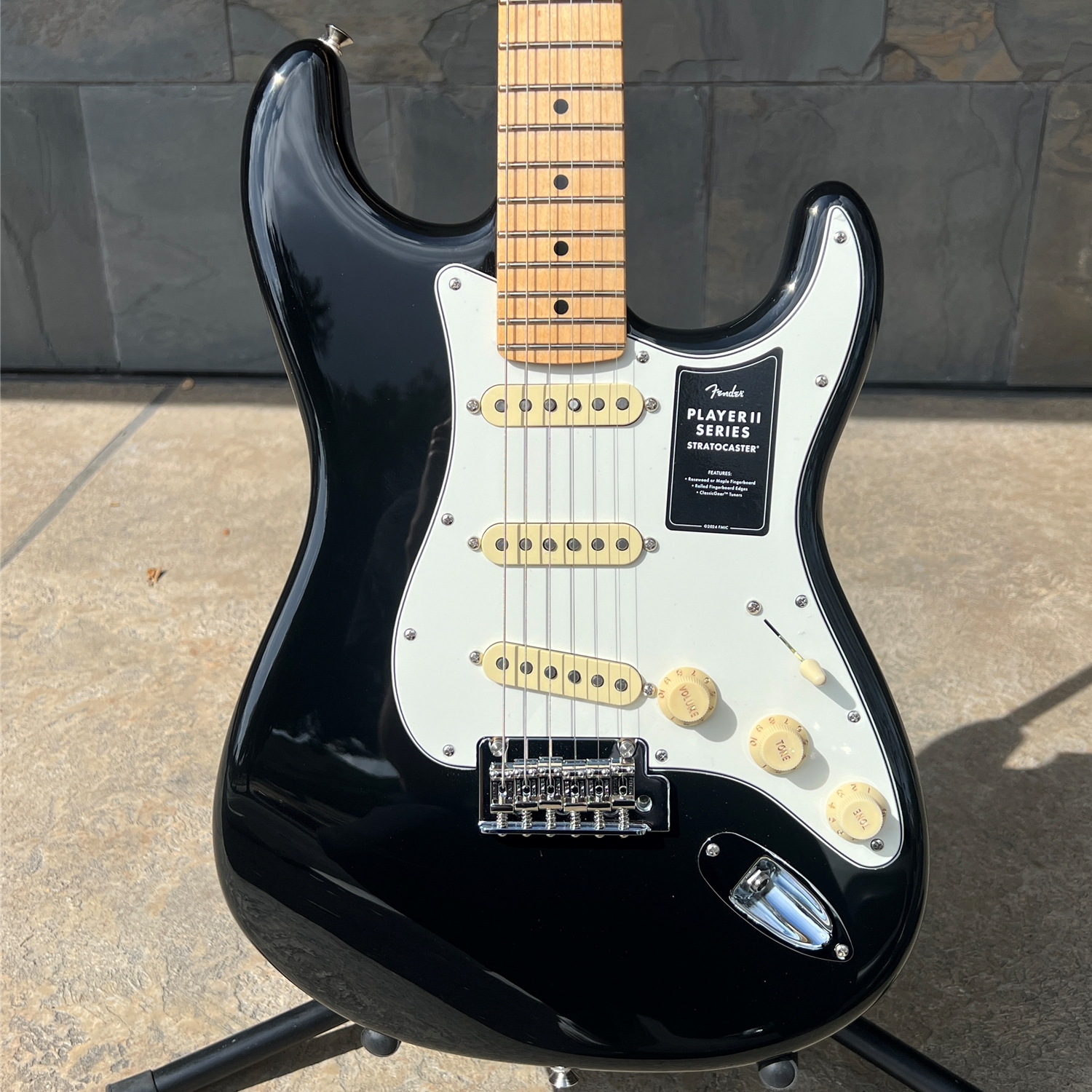 Fender Player II Stratocaster®, Maple Fingerboard, Black