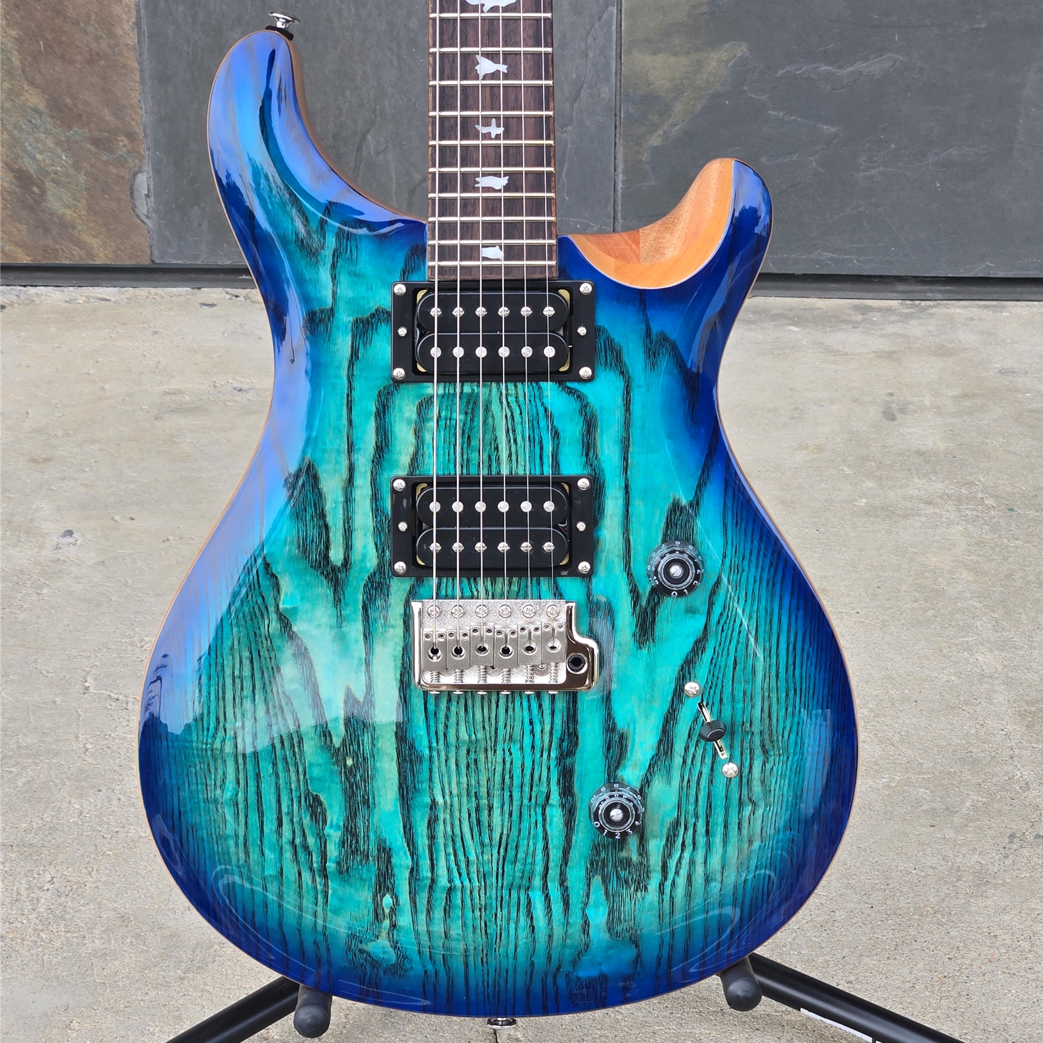 PRS "Exotic"  Custom 24 Swamp Ash Burl Lake Blue (Natural Back) Electric with Gigbag