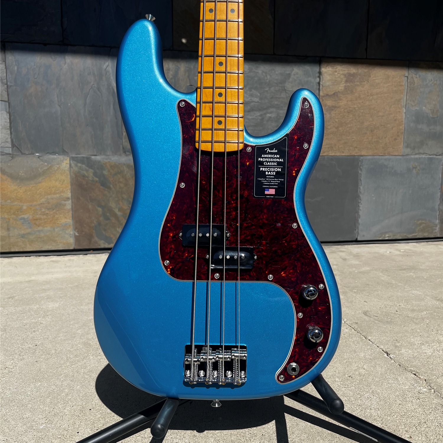 Fender American Professional Classic Precision Bass®, Maple Fingerboard, Faded Lake Placid Blue