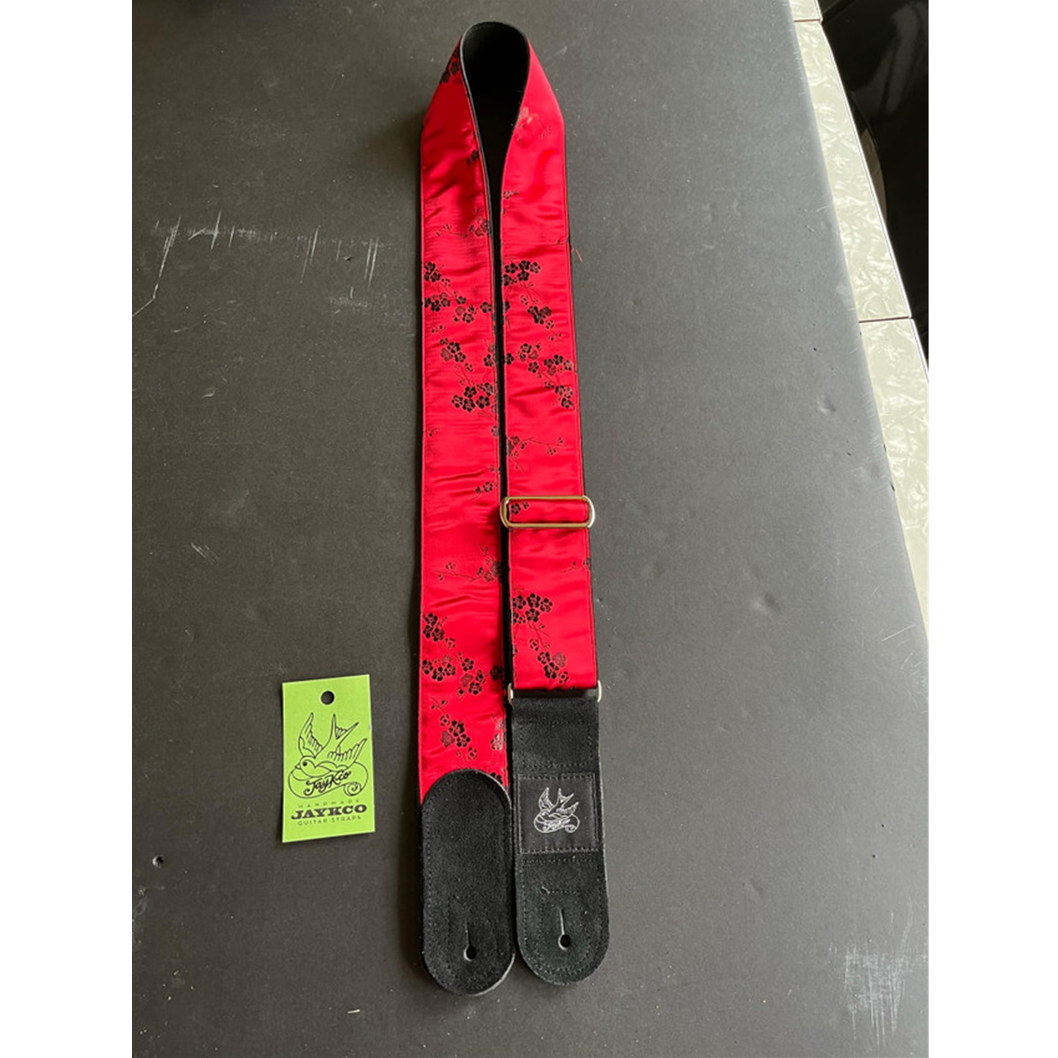 Jaykco Black Bamboo on Red