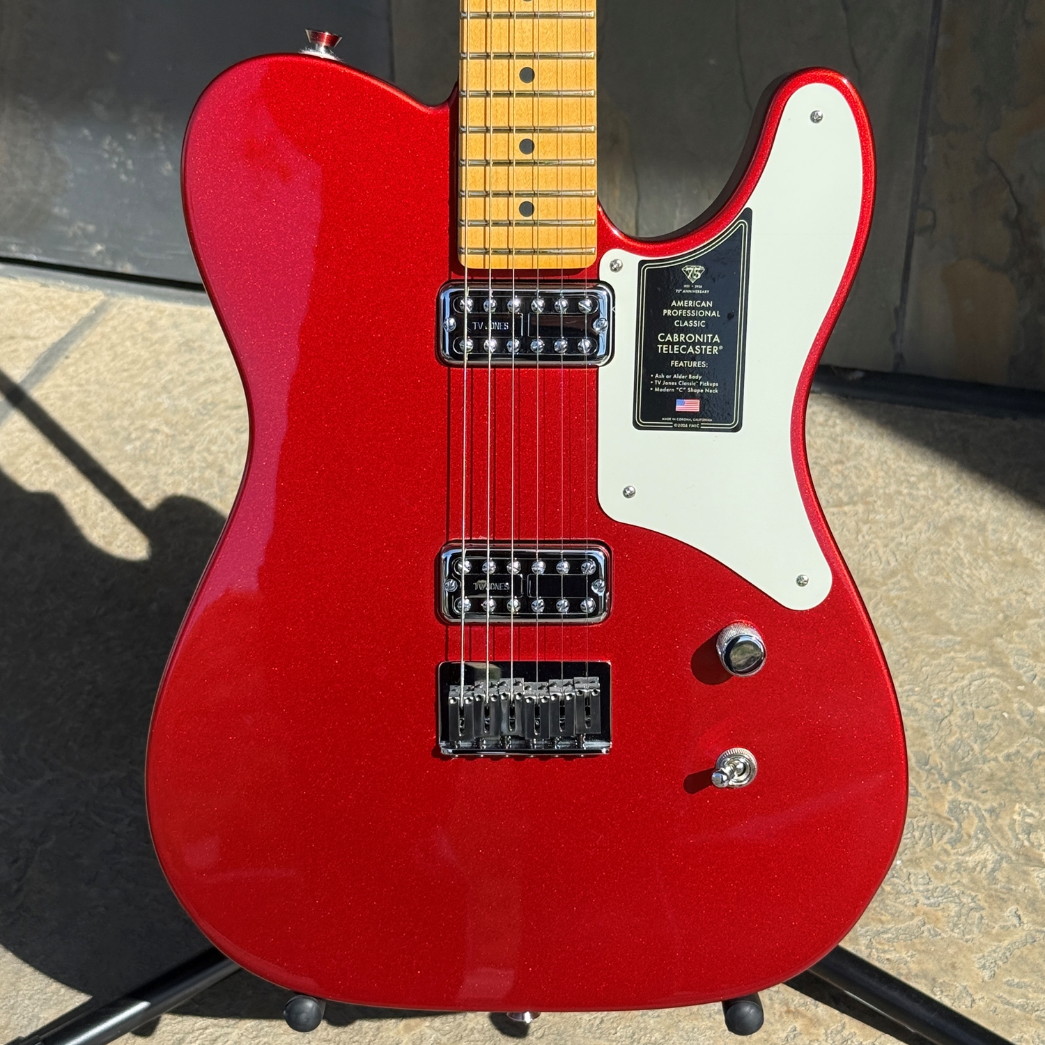 Fender 75th Anniversary American Professional Classic Cabronita Telecaster®, Maple Fingerboard, Candy Apple Red