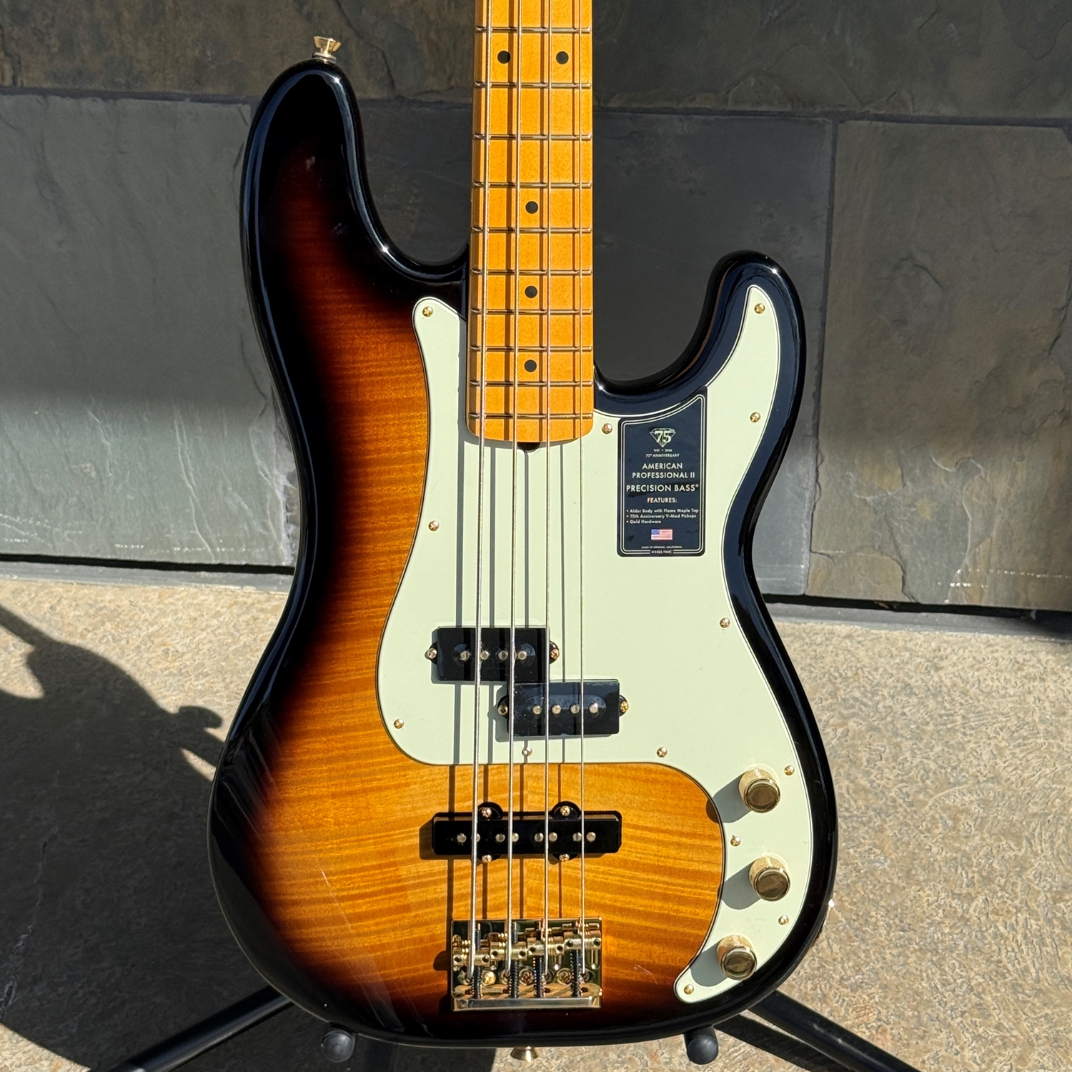 Fender 75th Anniversary American Professional PJ Bass®, Rosewood Fingerboard, 2-Color Sunburst