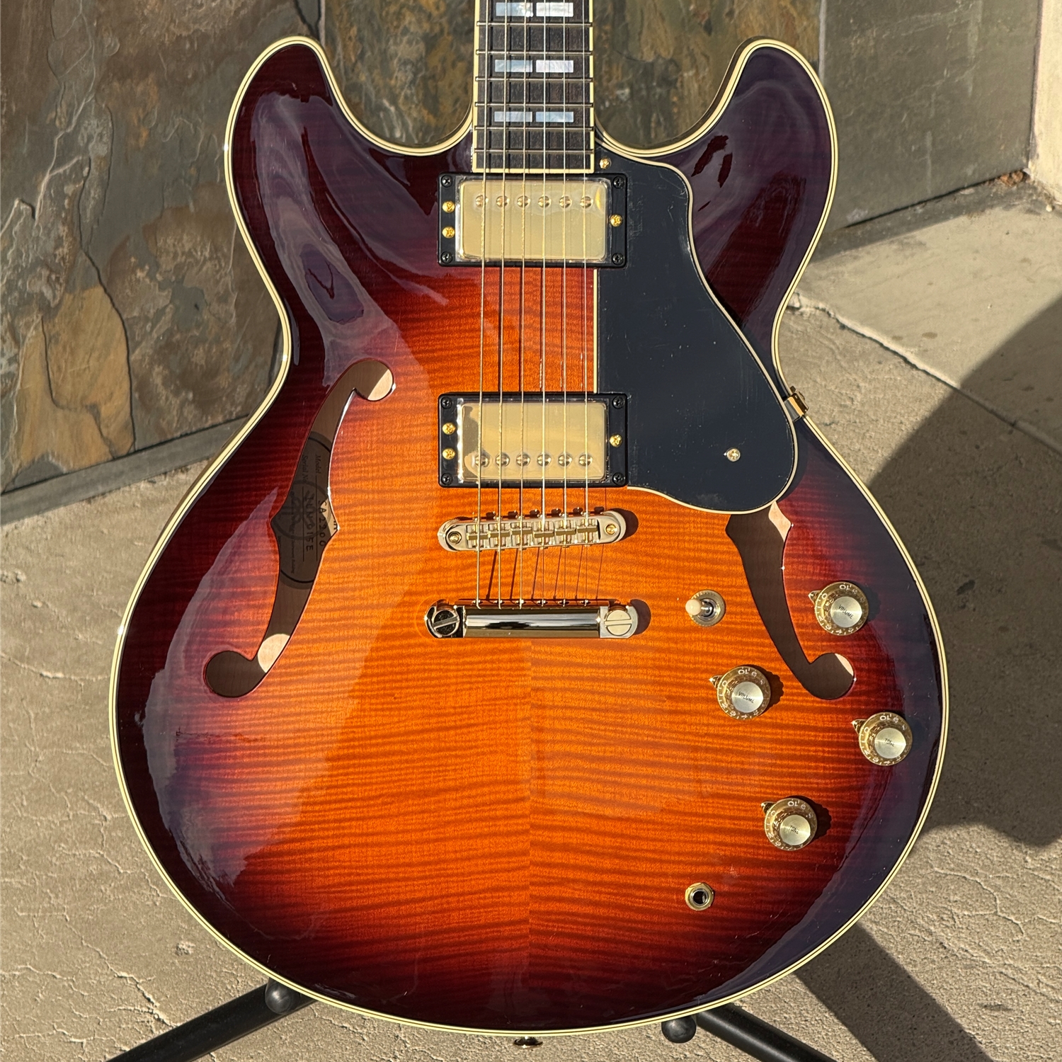 Yamaha SA2200 Semi-Hollow Body Brown burst