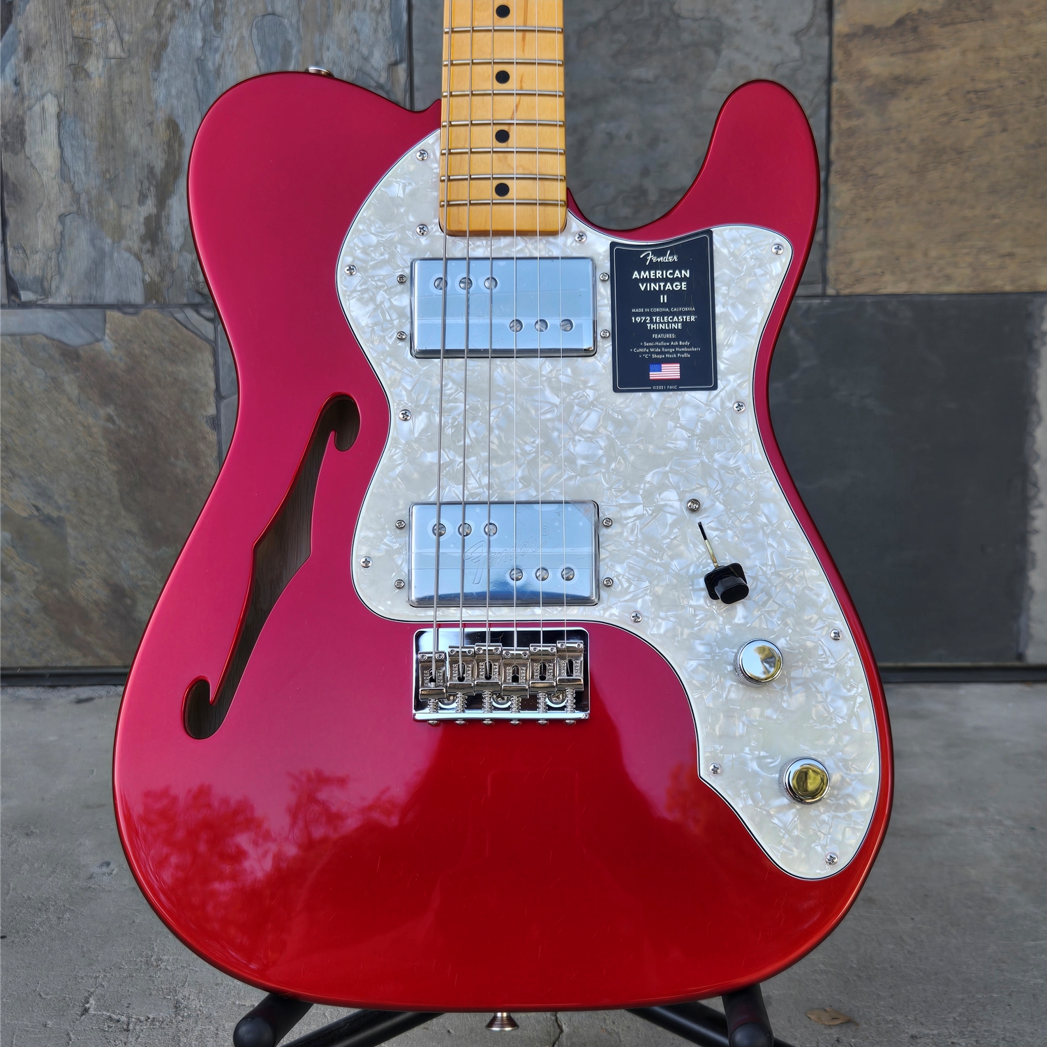 Fender American Vintage II 1972 Telecaster® Thinline, Maple Fingerboard, Candy Apple Red
