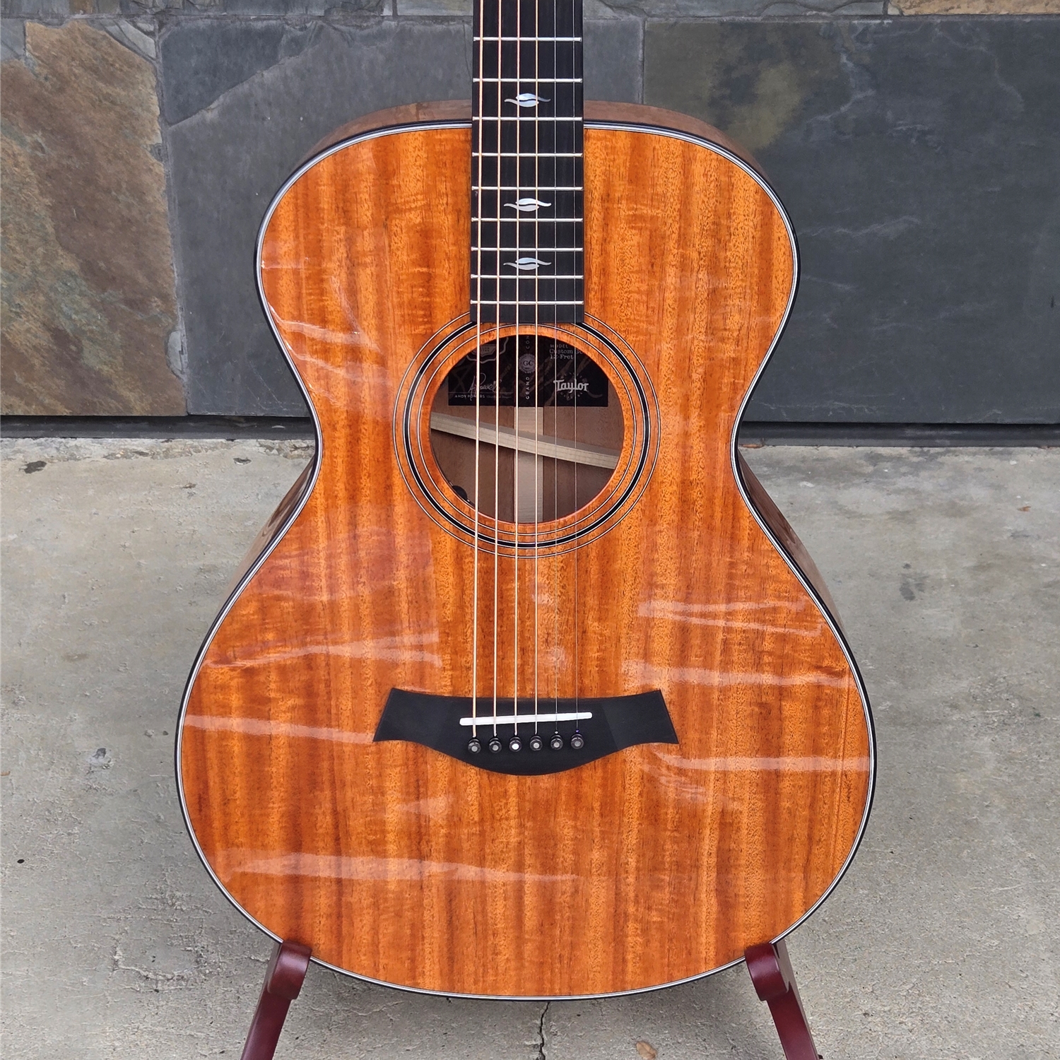 Taylor C22ce 12-Fret C0945 – Grand Concert, Mahogany/Mahogany