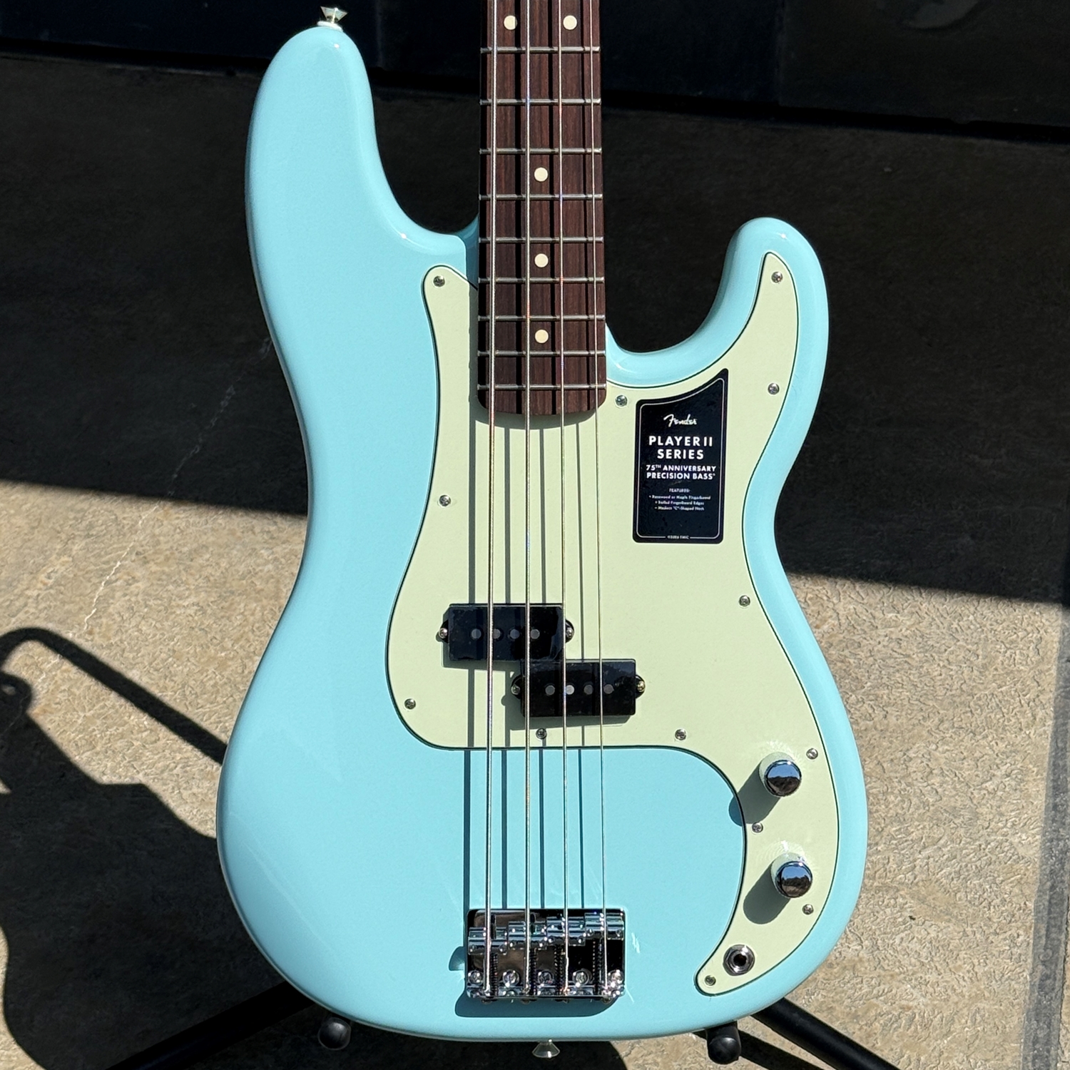 Fender 75th Anniversary Player II Precision Bass®, Rosewood Fingerboard, Daphne Blue