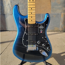 American Professional II Stratocaster Maple Neck, Dark Night Finish