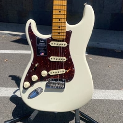 Fender American Professionall II Stratocaster, Left Handed, Olympic White