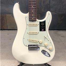 Fender American Vintage II 1961 Stratocaster®, Rosewood Fingerboard, Olympic White