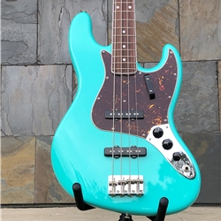 Fender American Vintage II 1966 Jazz Bass, Rosewood Fingerboard, Sea Foam Green