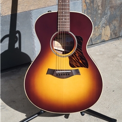 Taylor AD12e Walnut/Spruce Tobacco Sunburst