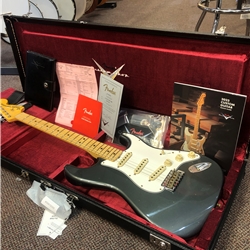 Fender Custom Shop Limited Edition '68 Stratocaster Journeyman Relic Aged Charcoal Frost Metallic