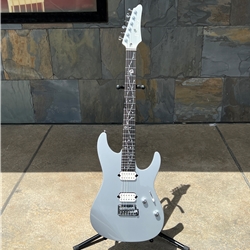 Ibanez TOD10 Tim Henson Signature Classic Silver with Gigbag