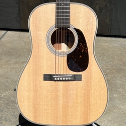 Martin O'ahu HG-28 Acoustic with Hemp Case