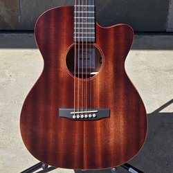 Martin 000C Jr E Streetmaster With Gigbag