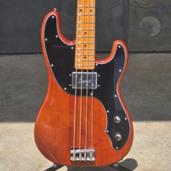 Squier Classic Vibe™ Telecaster® Bass, Maple Fingerboard, Black Pickguard, Mocha