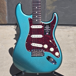 Fender American Professional Classic Stratocaster®, Rosewood Fingerboard, Faded Sherwood Green Metallic