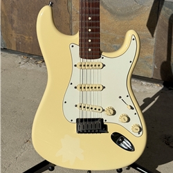 Used 2011 Fender Jeff Beck Stratocaster, White with Case