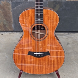Taylor C22ce 12-Fret C0945 – Grand Concert, Mahogany/Mahogany