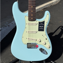 Fender Vintera® III Early '60s Stratocaster®, Rosewood Fingerboard, Sonic Blue