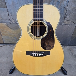 Martin Custom Shop 0-28 Acoustic Guitar with Hard Case