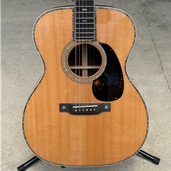 Used Martin 000-42 Modern Deluxe with Hard Case