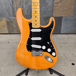 Fender American Professional Stratocaster®, Maple Fingerboard, Natural