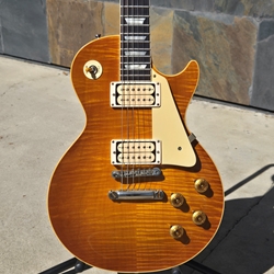 Gibson Custom Shop Dealer Select 1959 Les Paul Standard  "The Beauty of the 'Burst" Pg 40, VOS